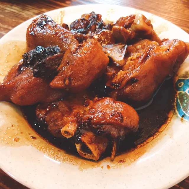 豬手腍身而亦有一定口感，汁底非常香濃，我專登叫個車仔麵加汁食