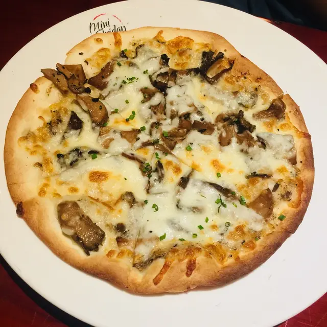 黑松露野菌薄餅