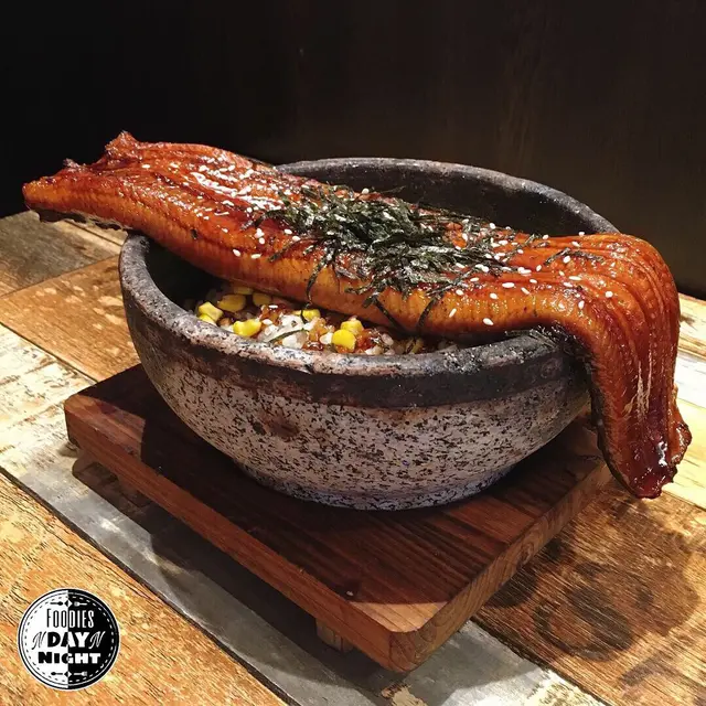 火燒原條鰻魚石鍋拌飯