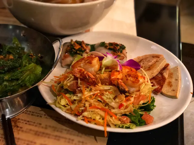 大蝦柚子沙律、越南札肉、蒸粉卷