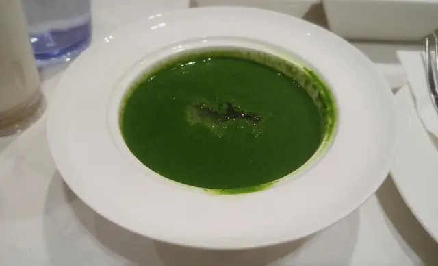 菠菜忌廉雪燕濃湯