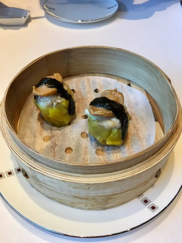鮑魚牛肝醬燒賣