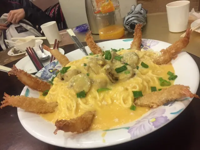 磯燒元貝炸海蝦芝士燴伊麵