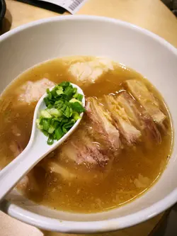 崩沙腩云吞面