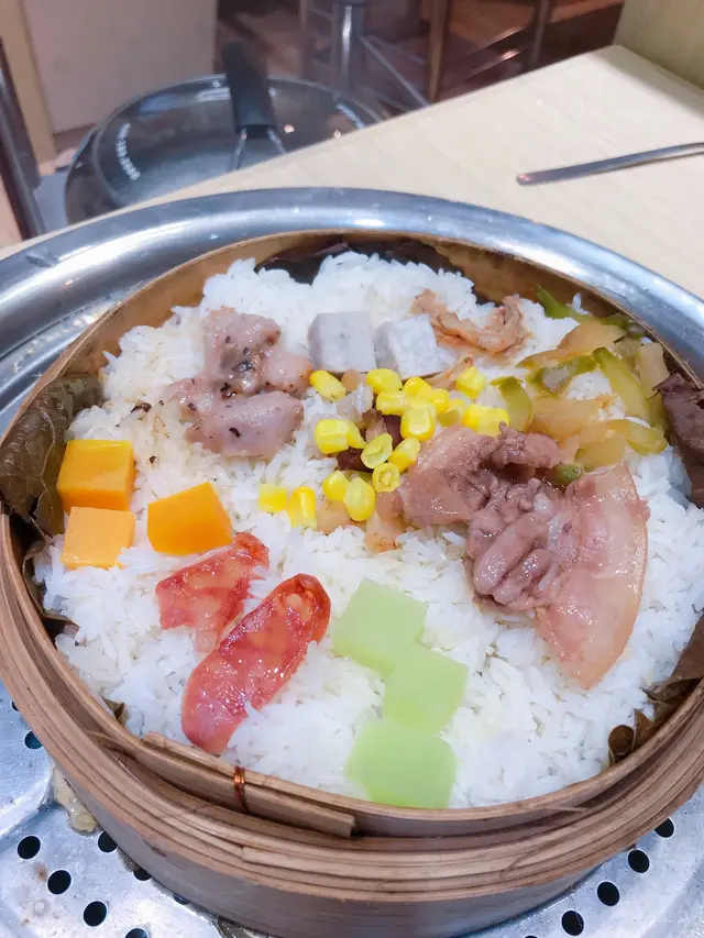 十足十二串足料蒸飯