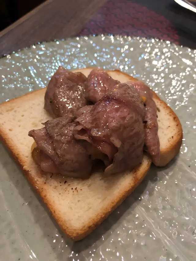 A5和牛松茸海膽卷