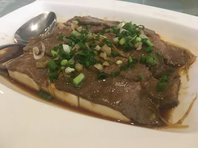 咸檸檬牛頸脊蒸豆腐