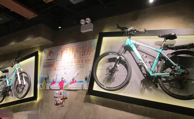 最搶睇還是兩輛真實比例的單車