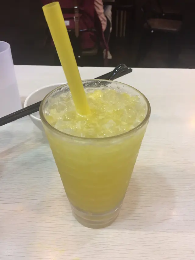 用新鮮菠蘿榨汁，必試👍