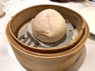 招牌蛋黃大蟠桃飽