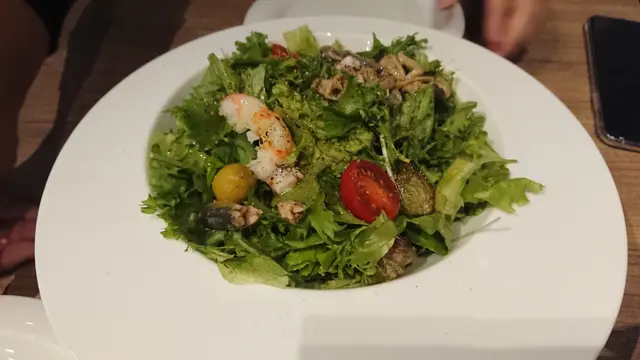 有機菜配海鮮沙律