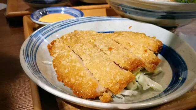 酥炸排骨麵(紅燒牛肉湯底)