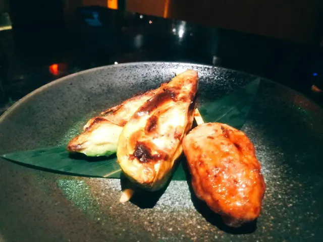 燒雞肉串、燒牛油果