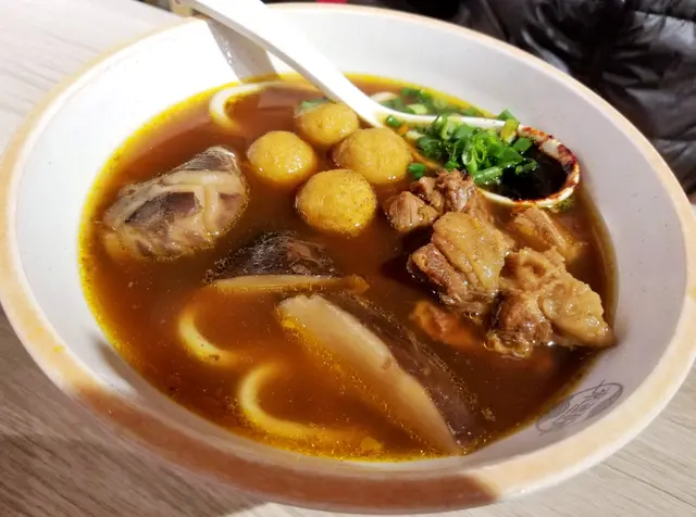 蠔皇靚花菇、秘製牛腩、咖喱魚蛋配烏冬