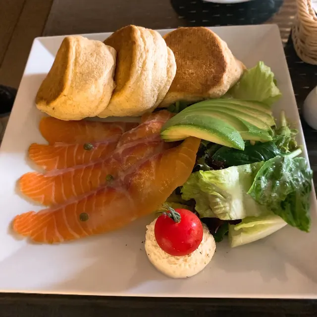 Sour  cream  出色.  Salmon  好滑