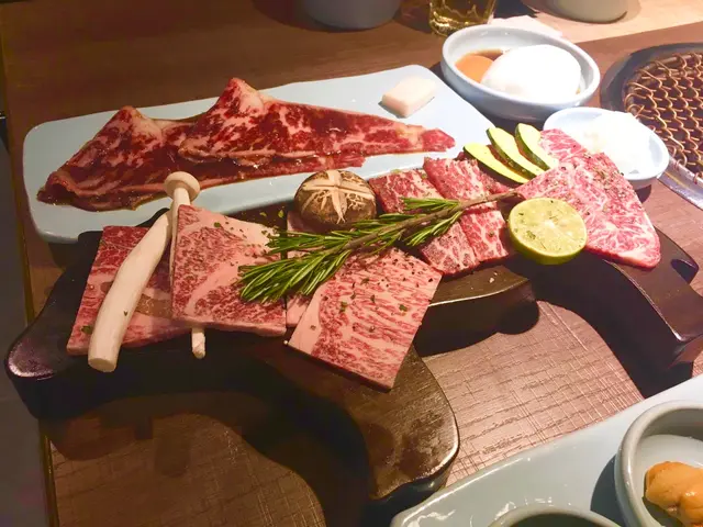 牛小排稀少部拼盤