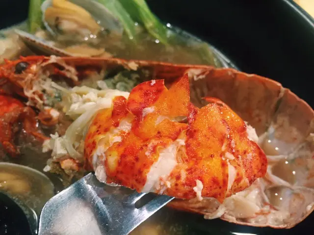 墨魚手指魚腐龍蝦湯泡飯(加半隻龍蝦)