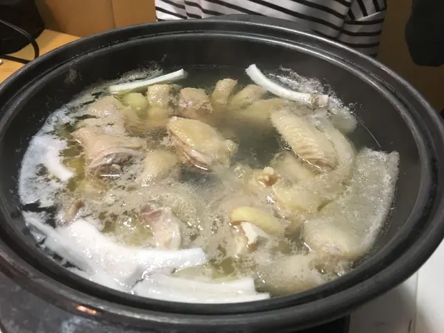 椰子雞煲