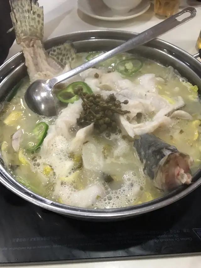 酸菜桂魚煲小份188大洋。