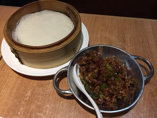 孜然羊肉配薄餅