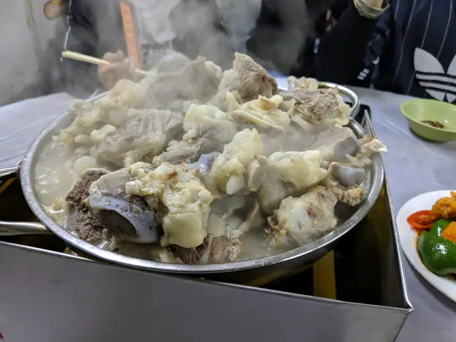 豬骨煲(大) 