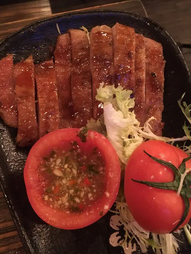 秘製醬汁香燒豬頸肉