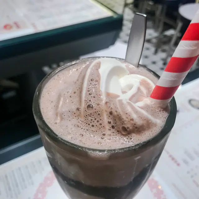 十字朱古力奶昔 加配雪糕