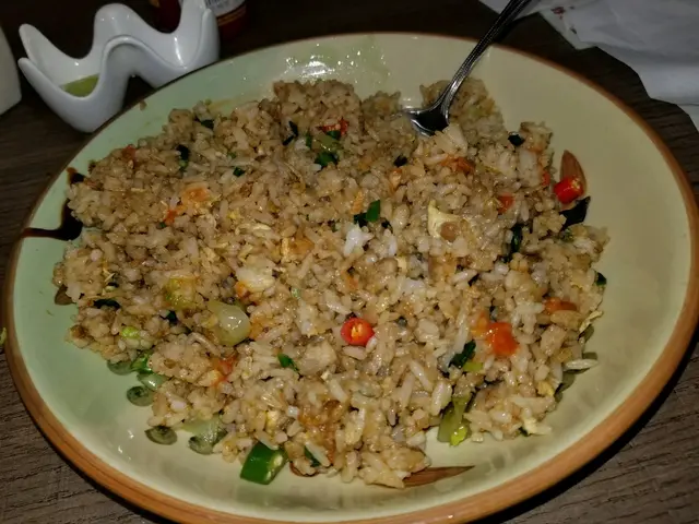 啲炒飯炒到好冧好濕,辣椒係我自己到落去嘅