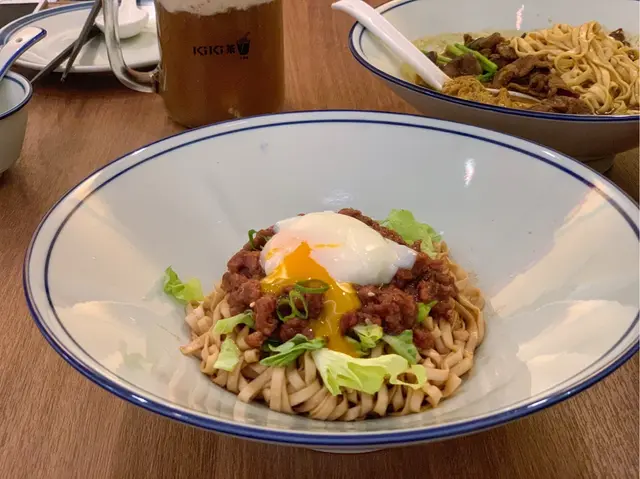 溫泉蛋肉味噌伴蔥油太麵