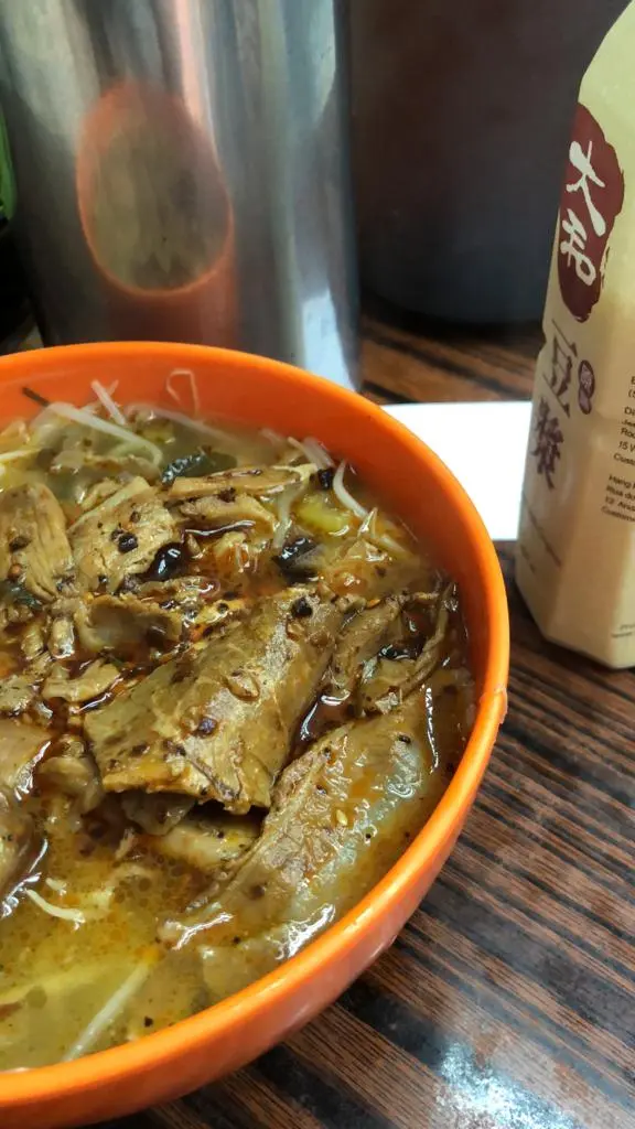 腩肉豬大腸米線