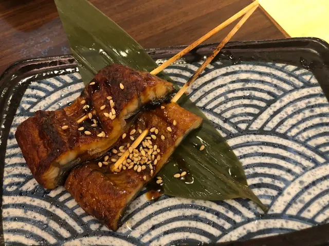 外皮燒至微脆,肉質嫩滑,
塗上香甜可口嘅蒲燒鰻魚汁,好味道!