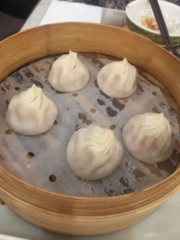 鲜肉小笼包