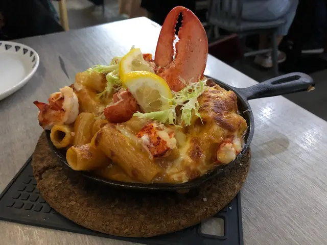 Lobster  Mac  N  Cheese  woth  Macaroni