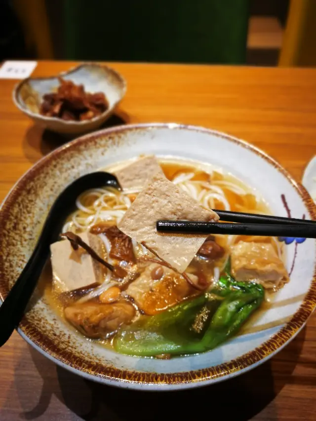蟲草花姬松茸素湯底
