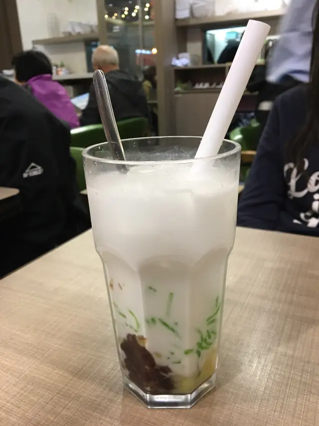 椰汁三色冰