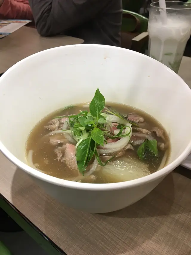 生牛肉湯河