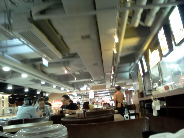 開放式間格,雖然地處一角但也容易被發現。