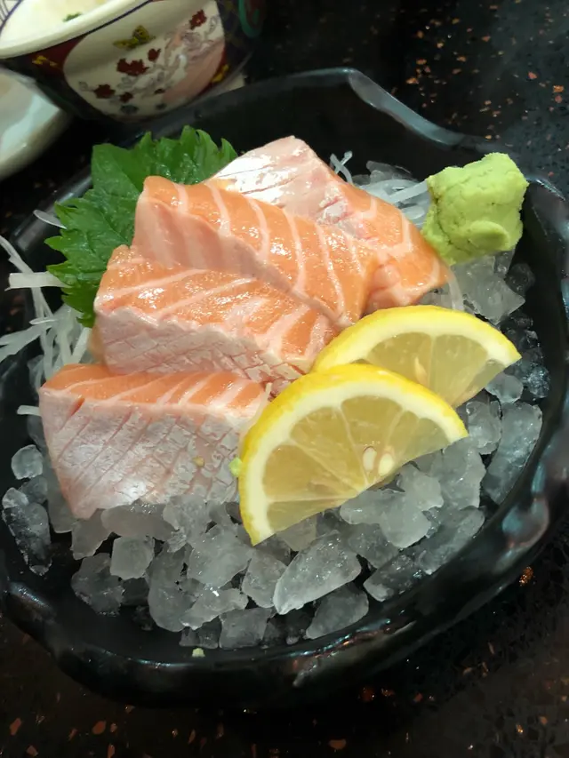三文魚腩刺身