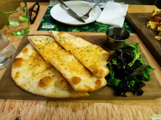 松露蒜蓉包 Garlic Bread with Truffle Paste