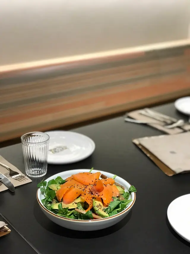 煙三文魚西洋菜沙津