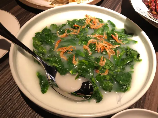 櫻花蝦米湯豆苗