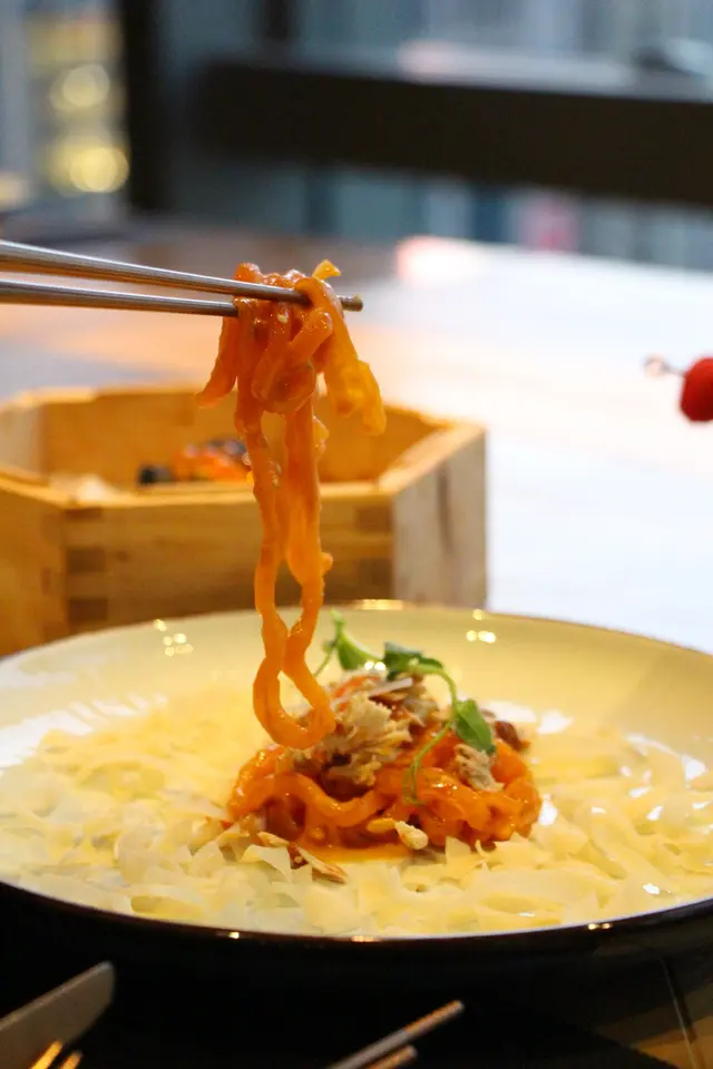 手撕法國鵪鶉海膽汁海蜇