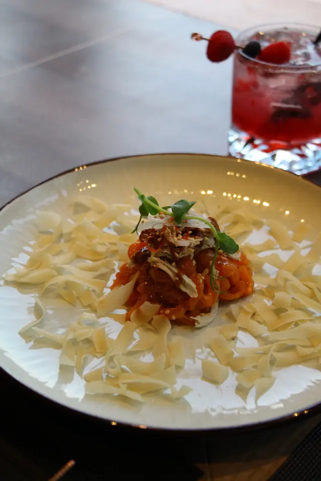 手撕法國鵪鶉海膽汁海蜇