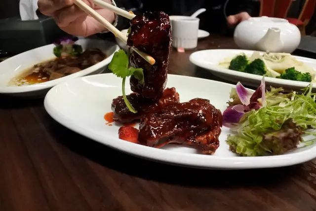 士多啤梨骨