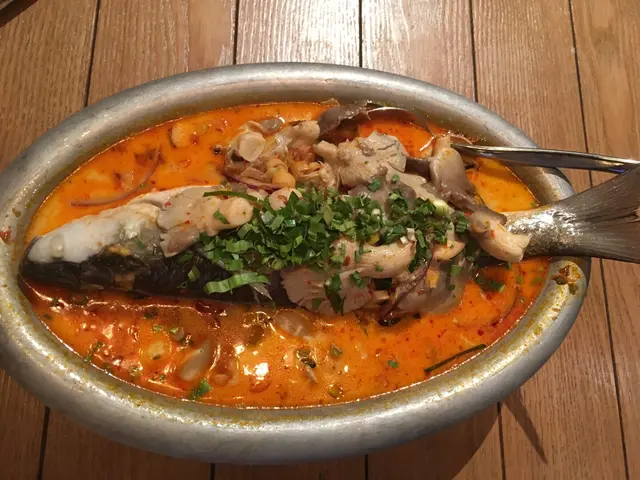 魚肉一啲都唔腥，而個冬陰公湯底做得非常出色，飲落去酸酸甜甜帶點微辣，令人一啖接一啖，推薦！