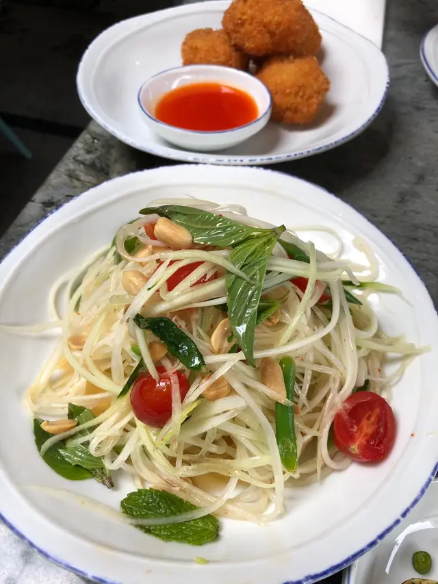 木瓜沙律，炸蝦餅