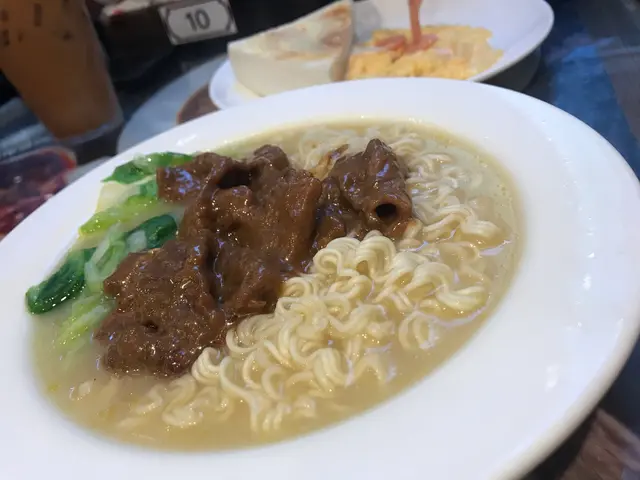 有多士,奄列跟餐,凍飲品加3元