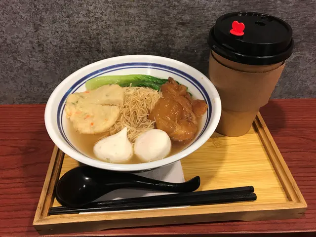三餸車仔麵 (蟹子丸+蝦餅+牛筋) 配豆漿(熱)