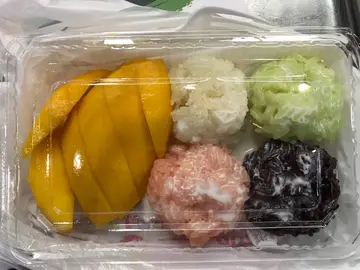 四色芒果糯米饭