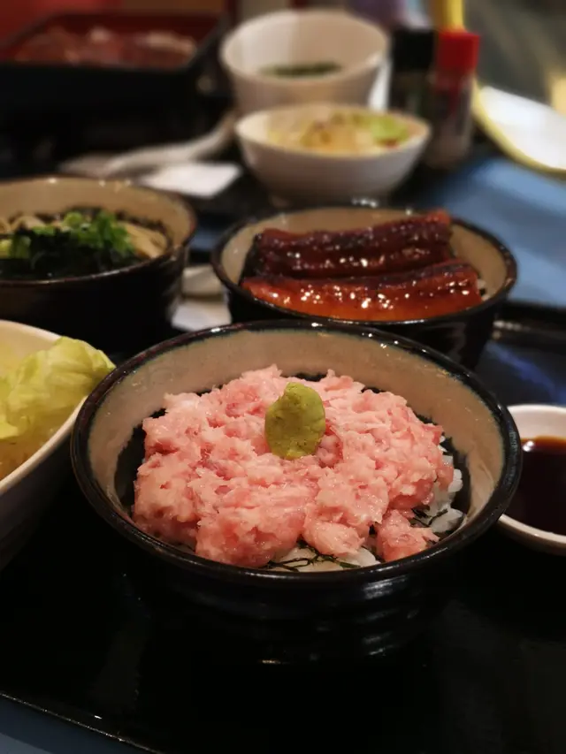 吞拿魚蓉魚生飯